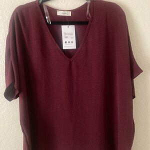 Entro Red Relaxed Short Sleeve Blouse